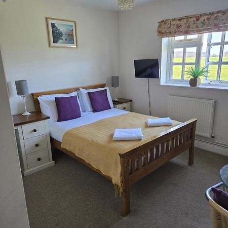 Wayside B&B Salhouse Bagian luar foto
