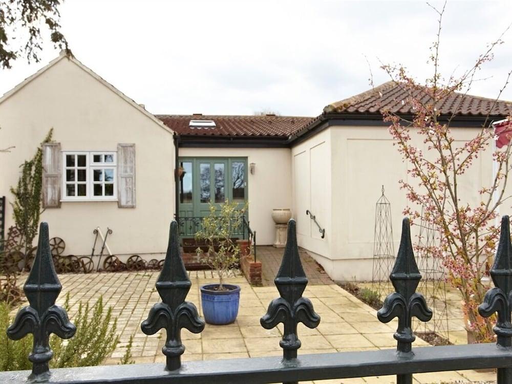 Wayside B&B Salhouse Bagian luar foto